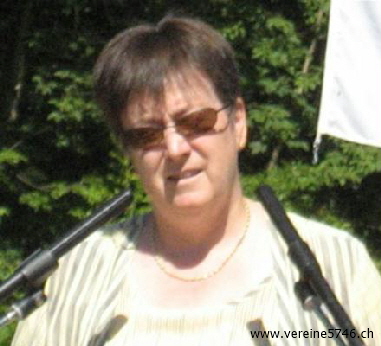 Gemeindepräsidentin Yvonne von Arx bei der Begrüssungsansprache